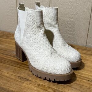 Altard State Cream Snake Embossed Block Heel Chelsea Boots Women's Size 8‎ M
